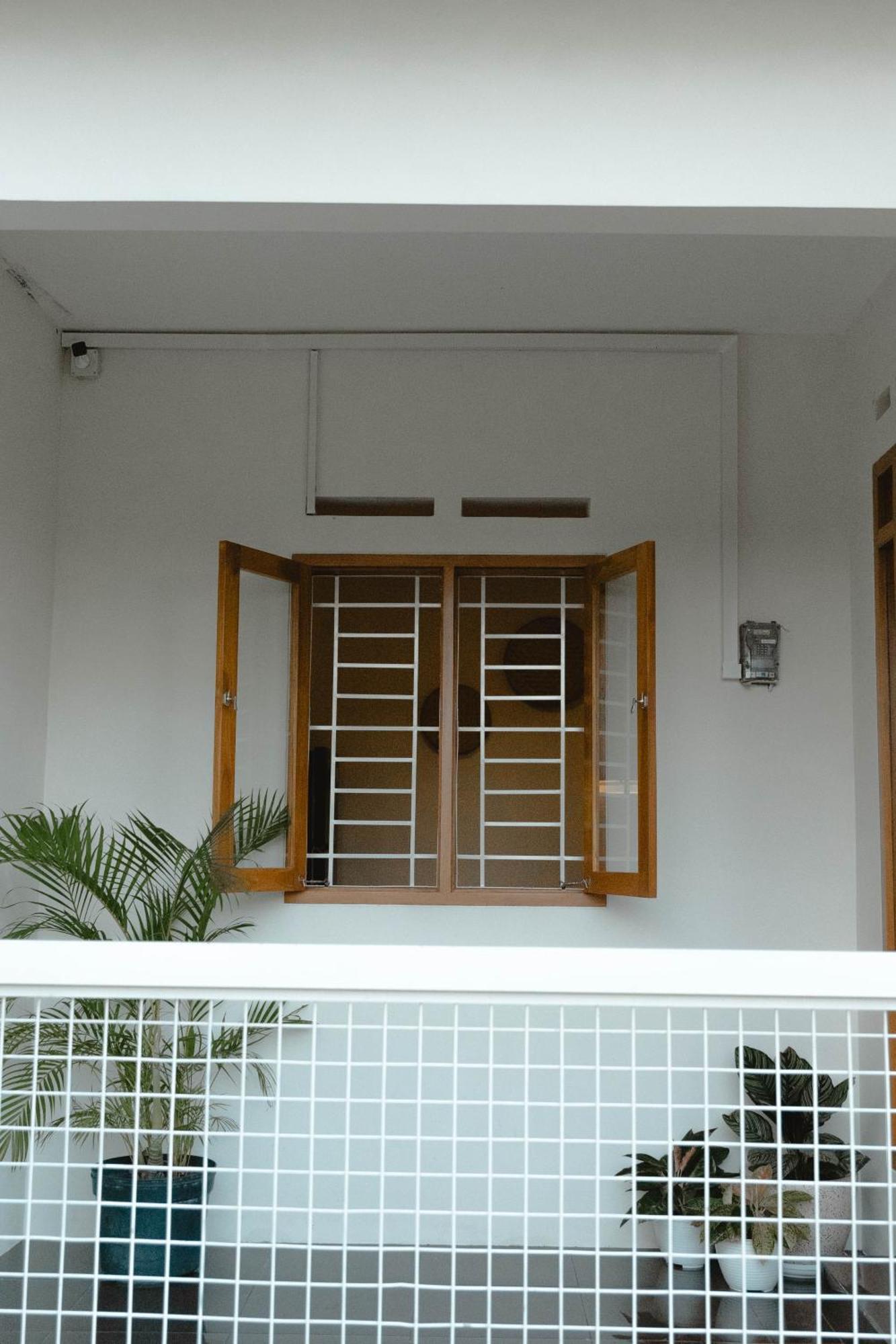 Ninap Hostel Banyuwangi  Exterior foto